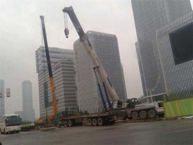 桦南县“自动找平”—— 吊车的 “平地神器” 技术